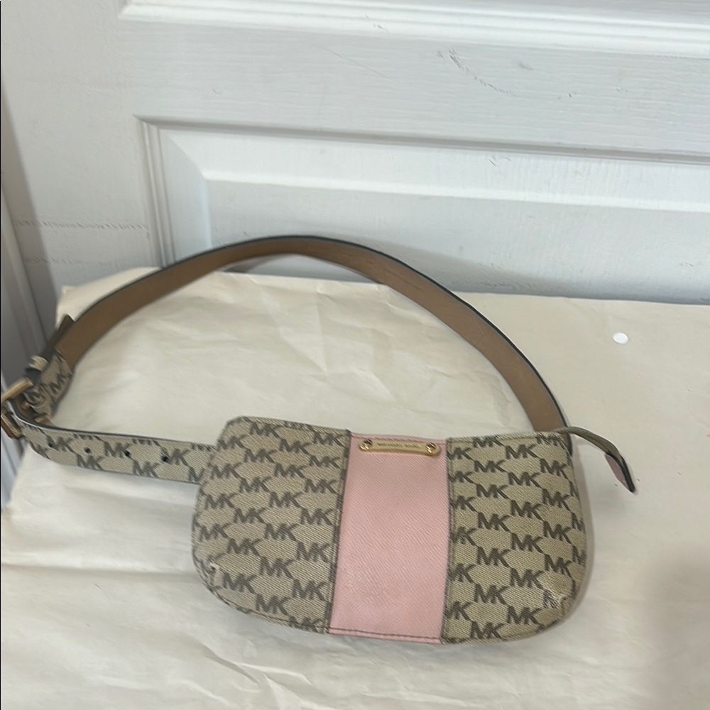 Michael KORS women attached fanny pack belt in classic khaki and pink